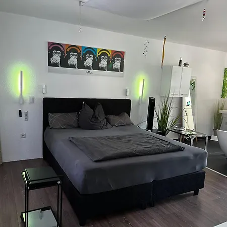 Haushaelfte Mit Garten Und Balkon Apartment *